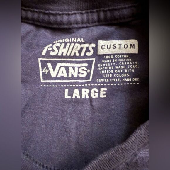 Vans Original short sleeve navy T-shirt with plaid pocket. L - Picture 5 of 8